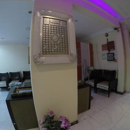 New Avon Hotel Дубай Экстерьер фото