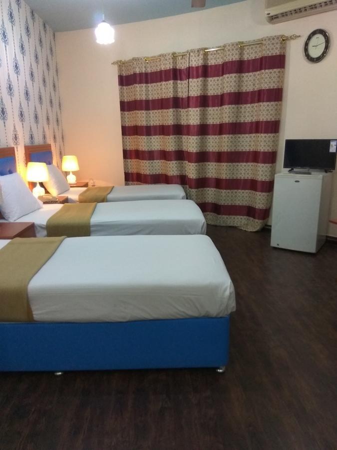 New Avon Hotel Дубай Экстерьер фото